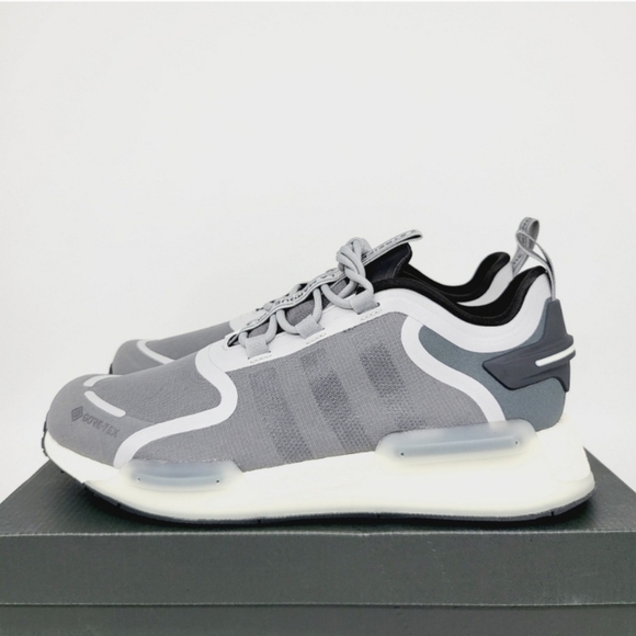 New Adidas Originals NMD_V3 Gore-Tex Men\'s Running Shoes Size 9